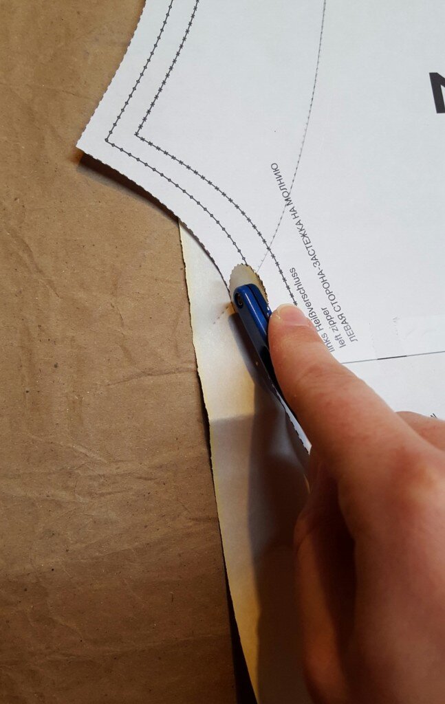 Transferring neckline pattern