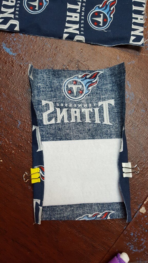 Hold interfacing and fabric with binder clips for easy sewing. 