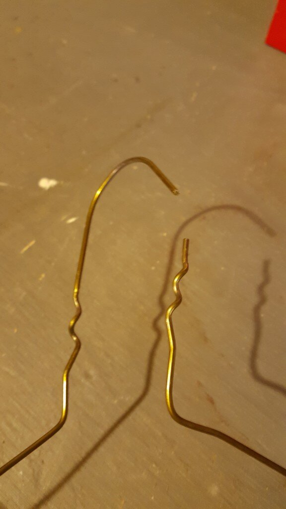 Untwist neck of hanger
