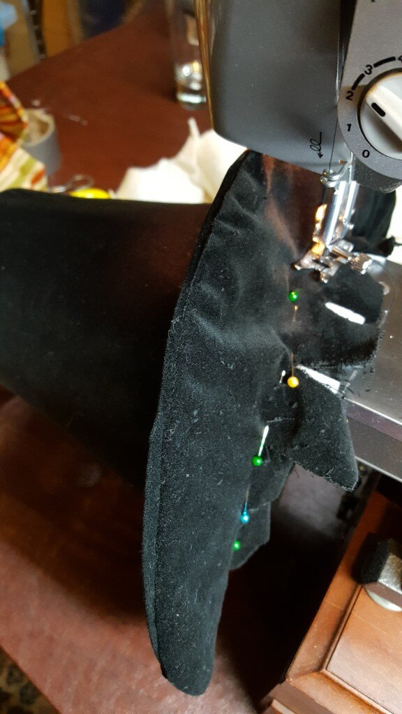 Pin seam allowance of the hat to the brim. 